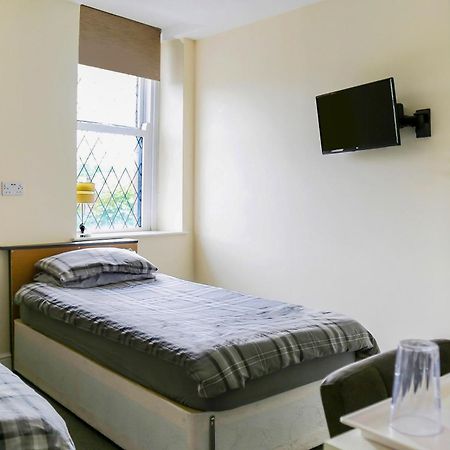 Oyo Castle Hotel, Accrington Ngoại thất bức ảnh