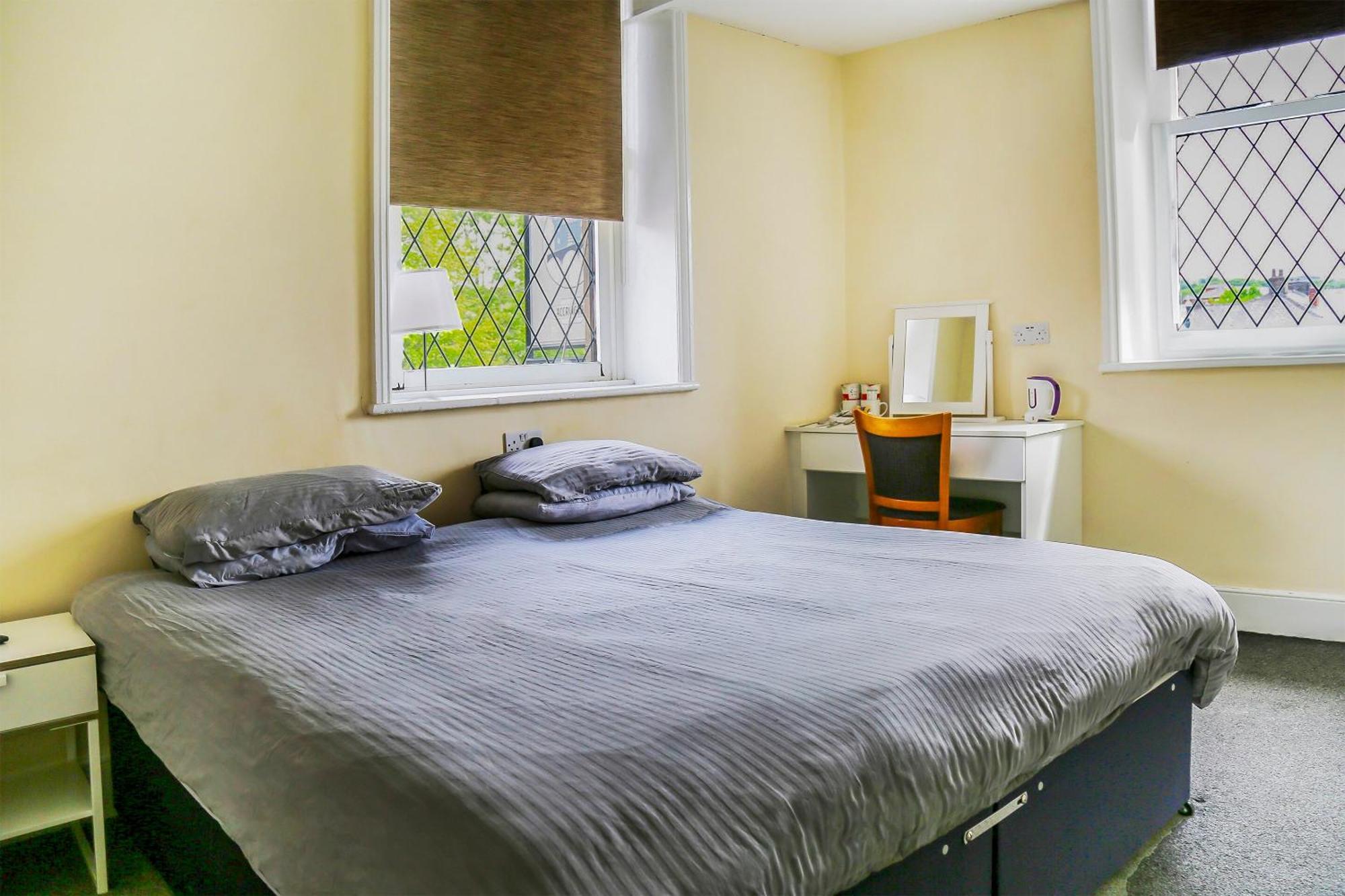 Oyo Castle Hotel, Accrington Ngoại thất bức ảnh